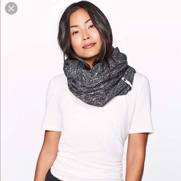 lululemon athletica Accessories - Lululemon Vinyasa Scarf